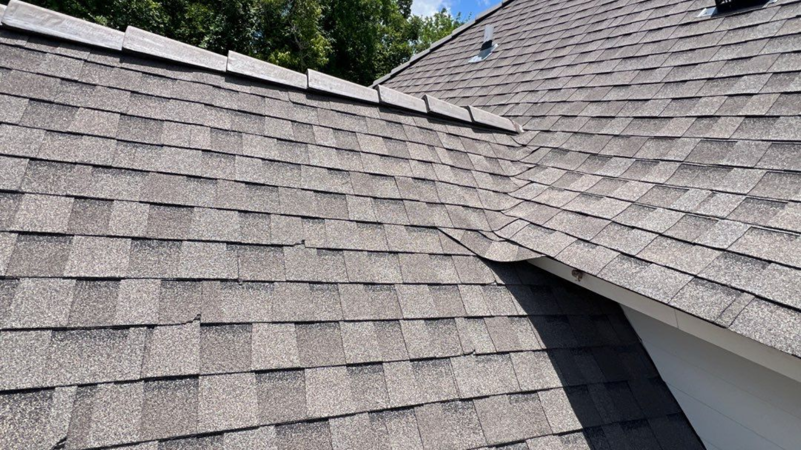 Signs Your Asphalt Shingles Need Replacement in Southeast Louisiana 1 asphalt shingle replacement signs Louisiana