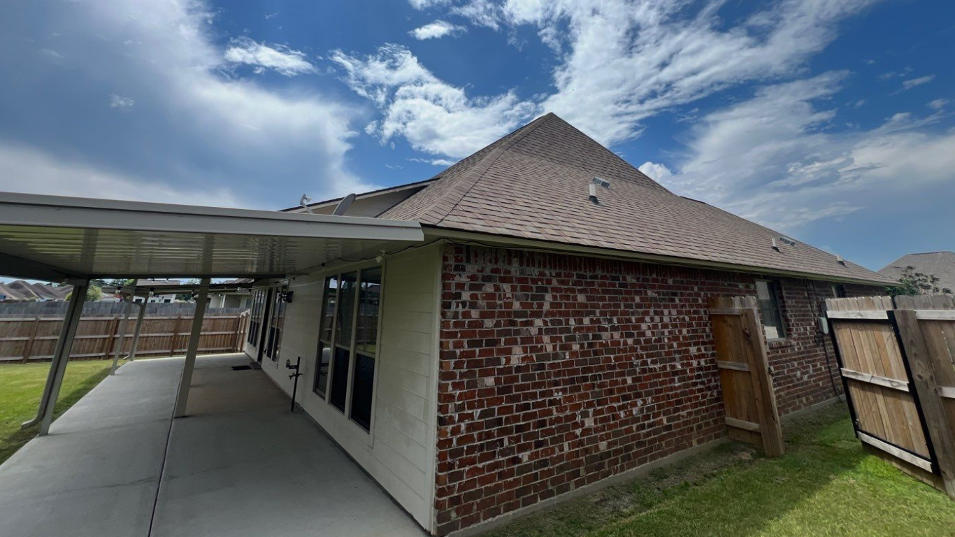 Wind Damage vs Wear and Tear: Insurance Coverage Differences 1 wind damage insurance coverage Louisiana