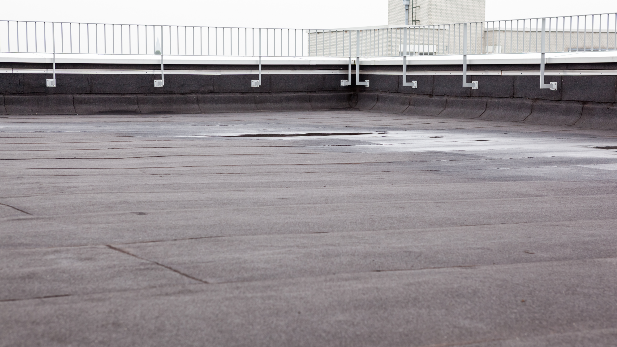 How Louisiana Heat Impacts Commercial Flat Roof Performance 1 commercial flat roof heat damage Louisiana