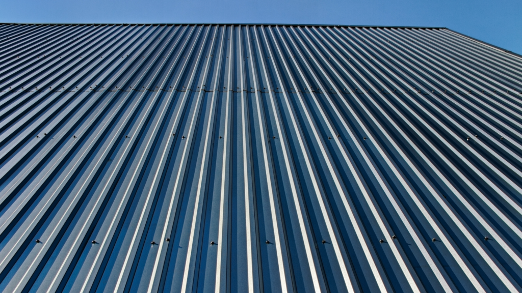 How Metal Roofing Handles Extreme Heat and Sun Exposure 1 metal roof heat resistance
